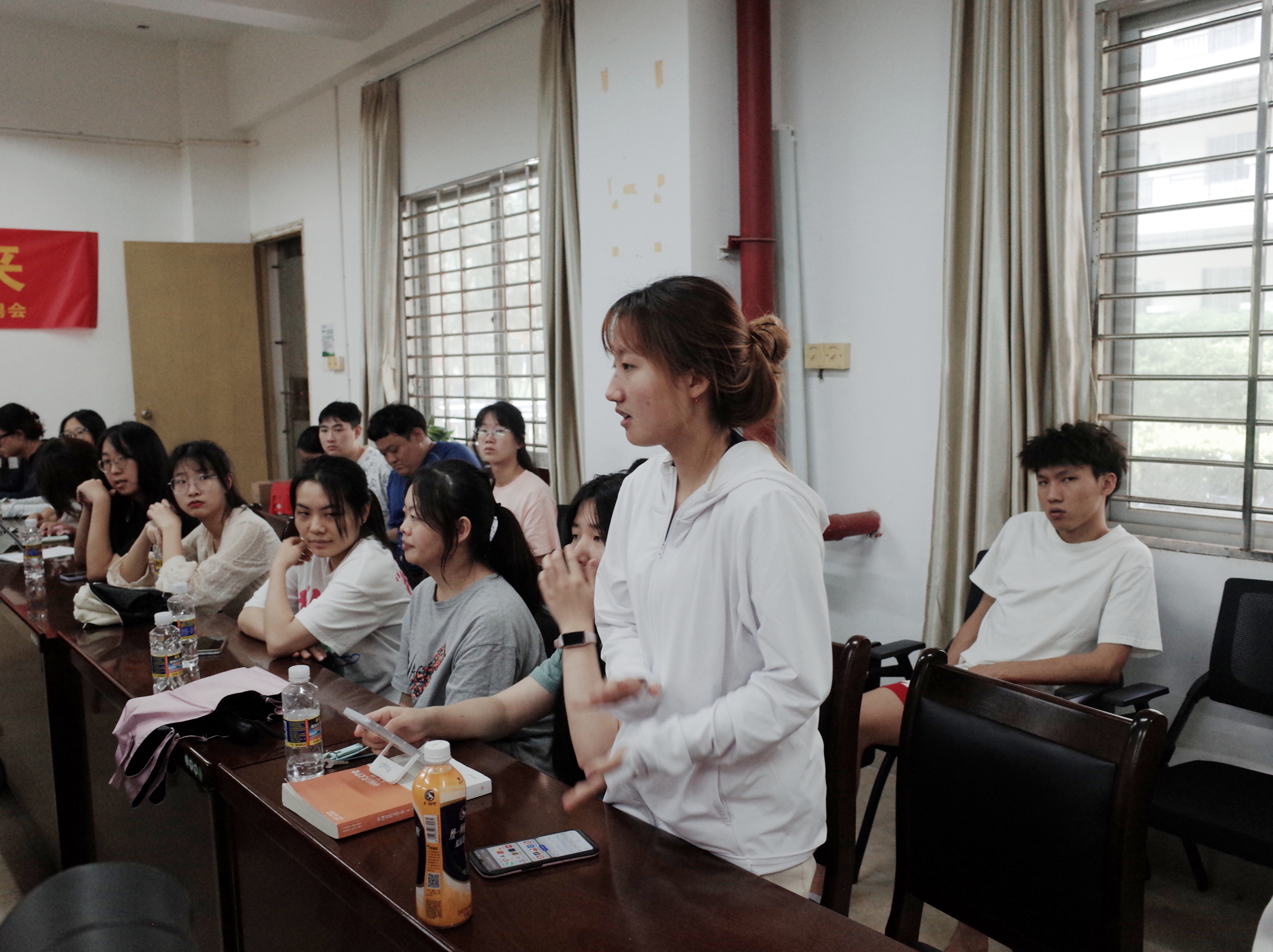 1653458149282524.jpg 提升教学质量学生代表交流会3.jpg