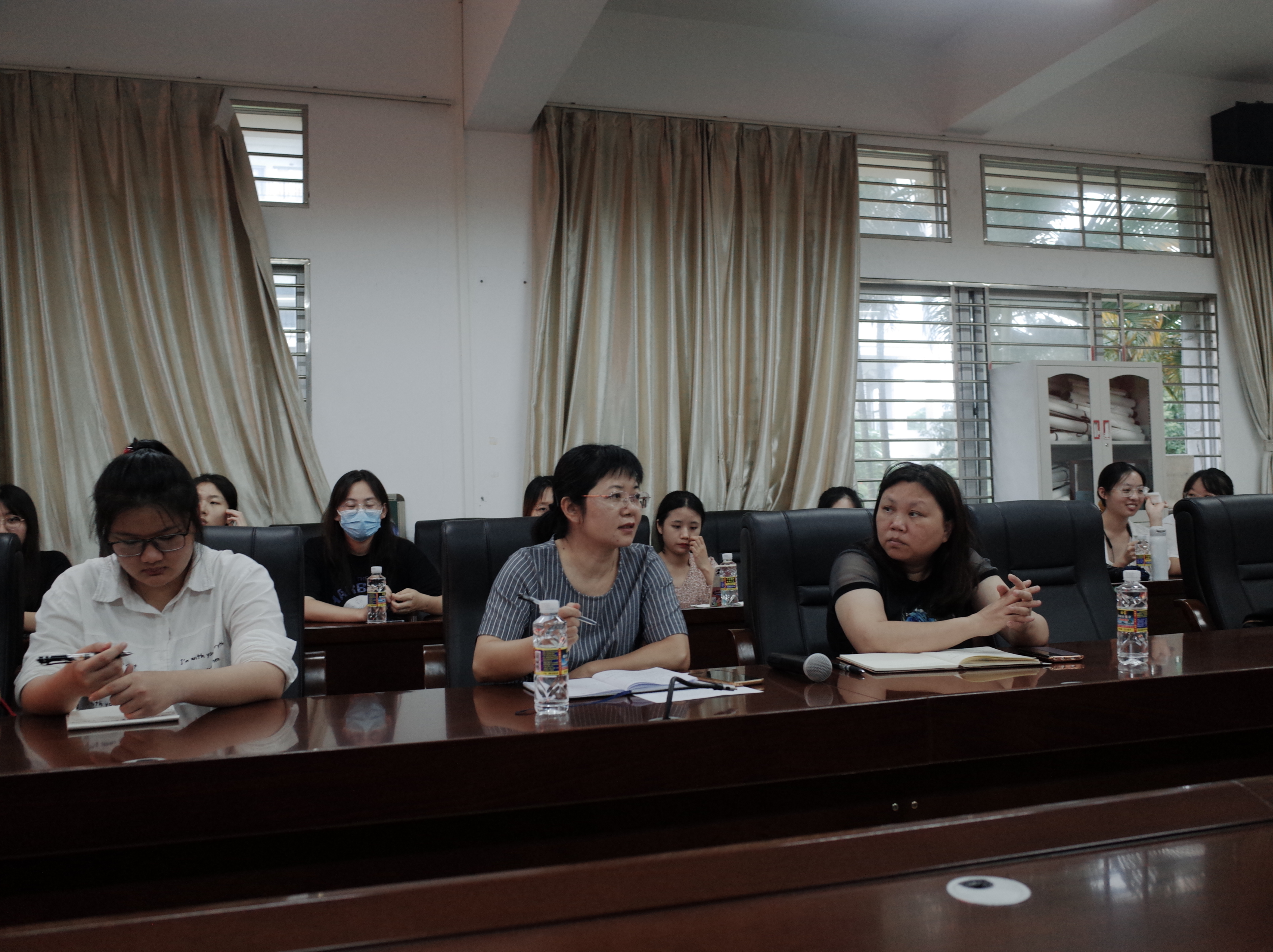 1653457894766733.jpg 提升教学质量学生代表交流会2.jpg